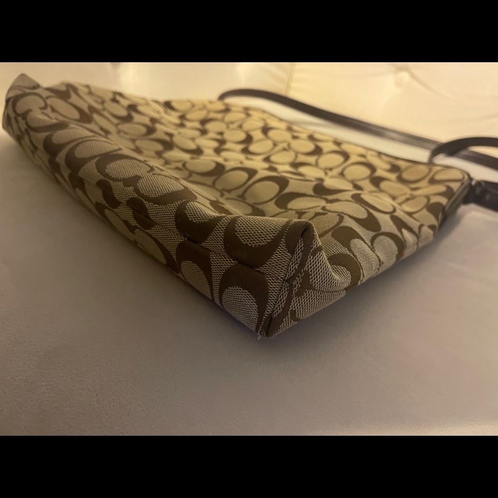 Authentic Coach Crossbody - Picture 12 of 12